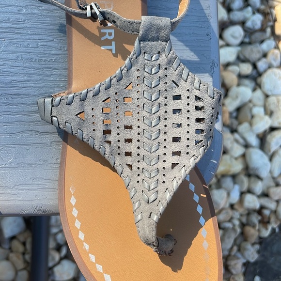 Report sandals. Grey color. Size 7.5 - Picture 3 of 4